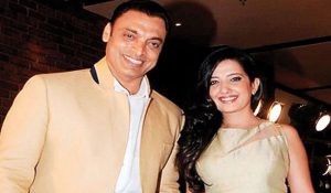 Shoaib Akhtar with his wife