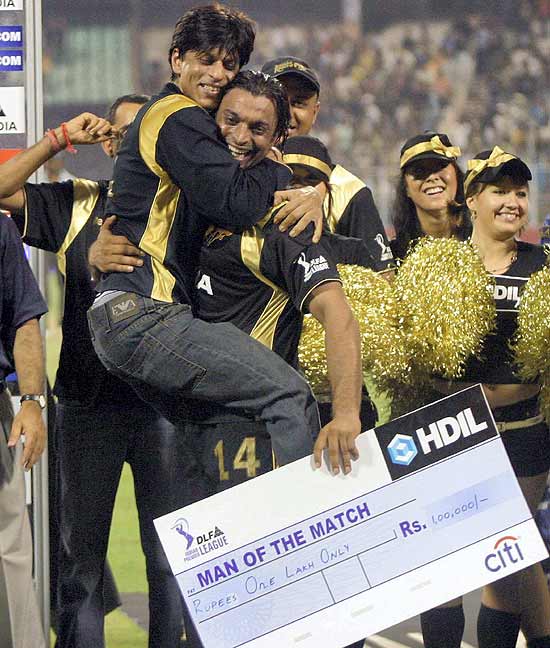 Shoaib Akhtar Full Biography, Records, Height, Age, Wife, Family, & More