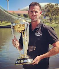 Shaun Tait Biography, Records, Height, Weight, Age, Family and more