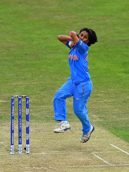 poonam yadav bowling