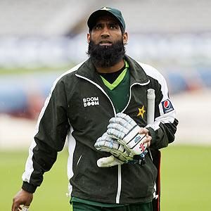 Mohammad Yousuf physical appearance